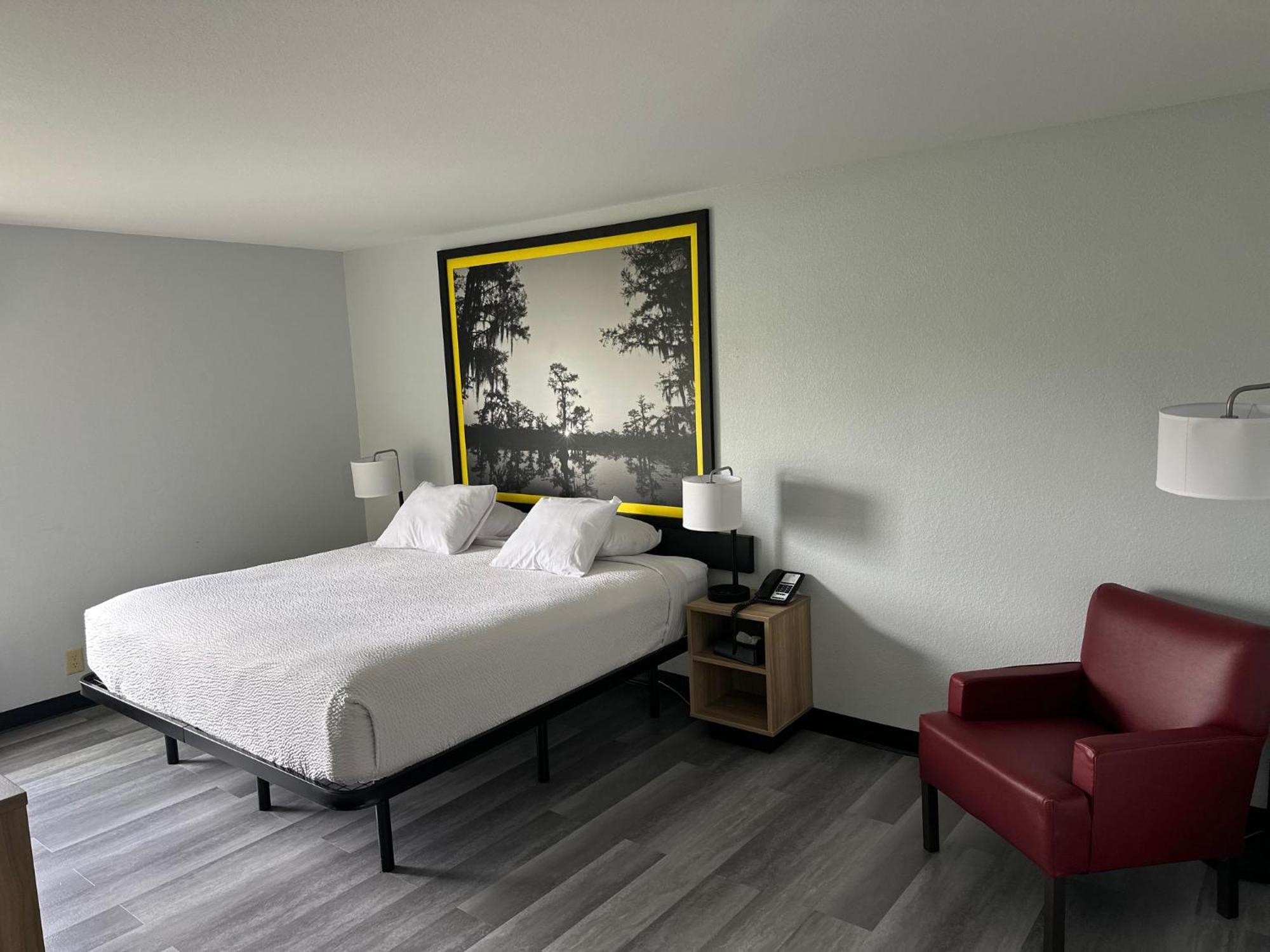 Super 8 By Wyndham Alexandria La Hotel Eksteriør billede