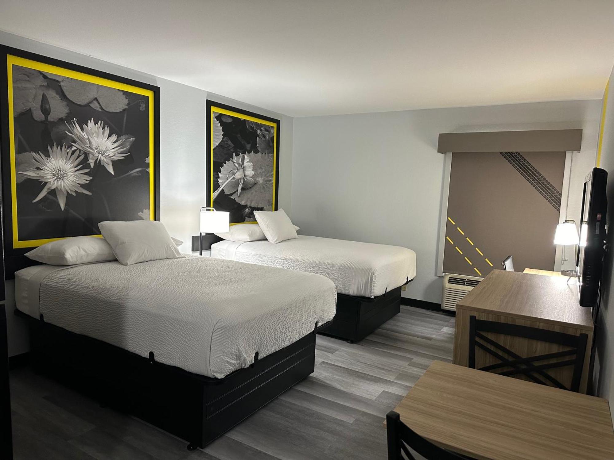 Super 8 By Wyndham Alexandria La Hotel Eksteriør billede