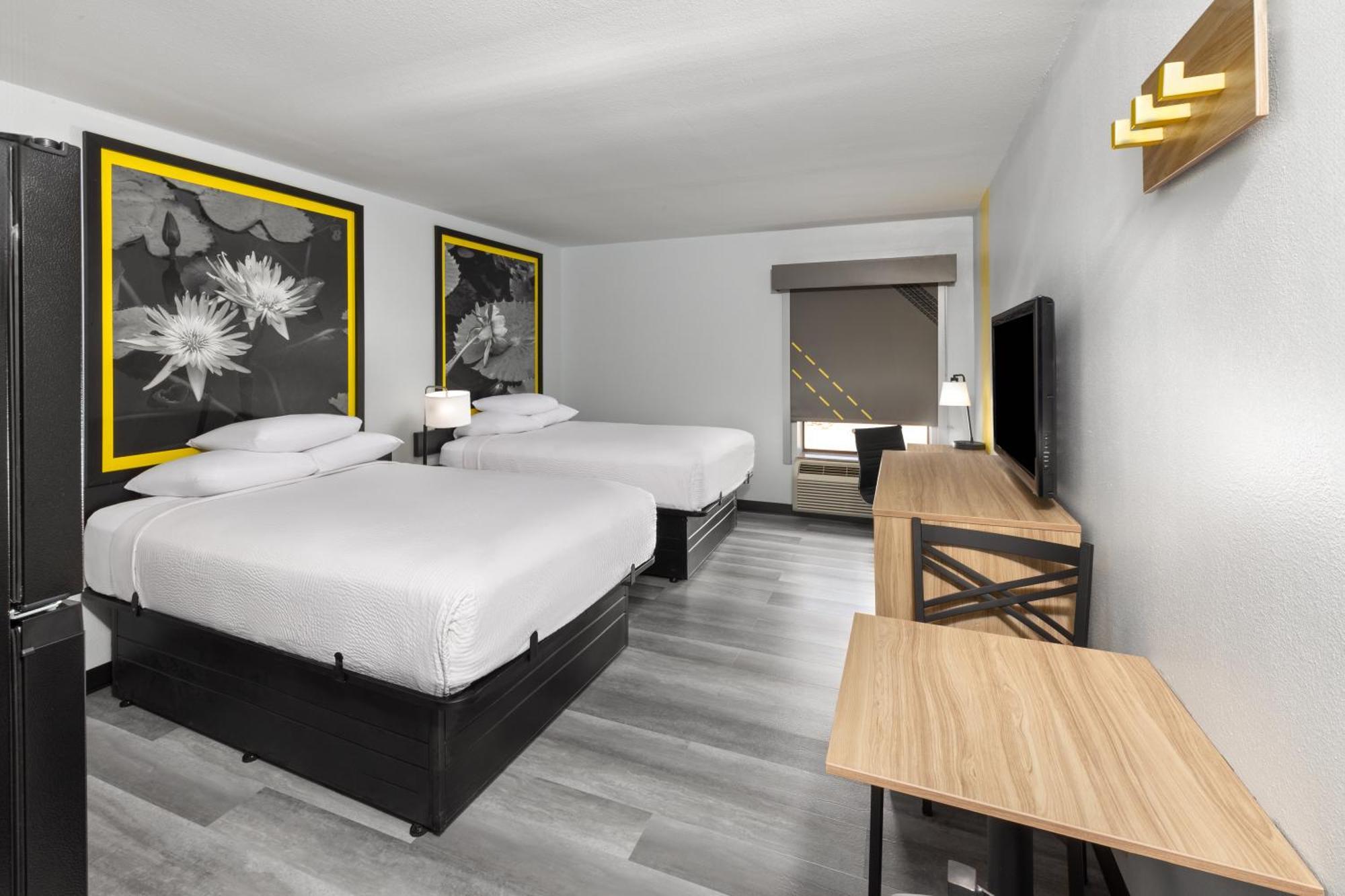 Super 8 By Wyndham Alexandria La Hotel Eksteriør billede